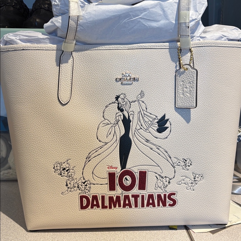 Coach Disney Tote Bag of Cruella deVille 101 Dalmations. NWT Original packaging